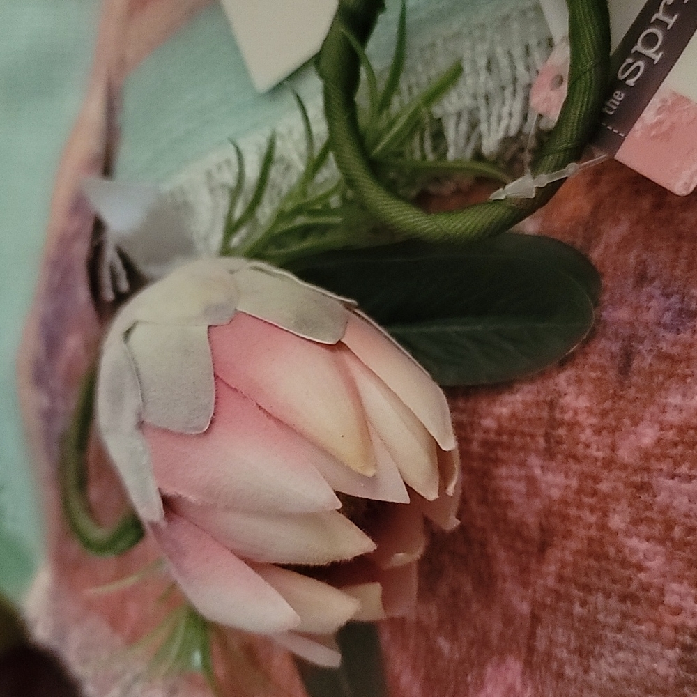 Set of 4 boho placemats and protea napkin rings